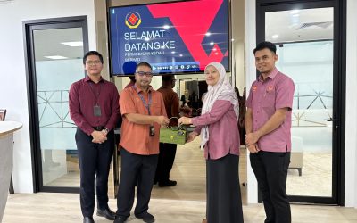 Penyerahan Goodies Raya & Lawatan Mesra oleh Warga PKNK ke Pejabat PKB